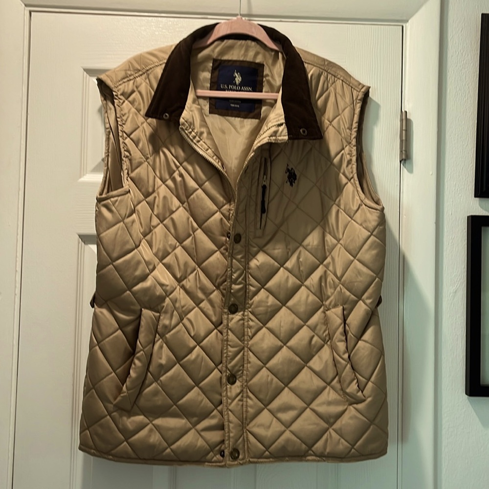 Ralph Lauren Men’s tan vest - zip & snap front large